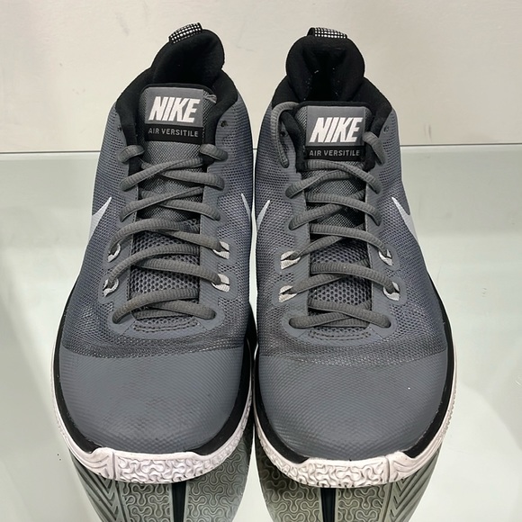 Nike Air Versitile Grey Black Basketball Shoes size 7 - Picture 2 of 13